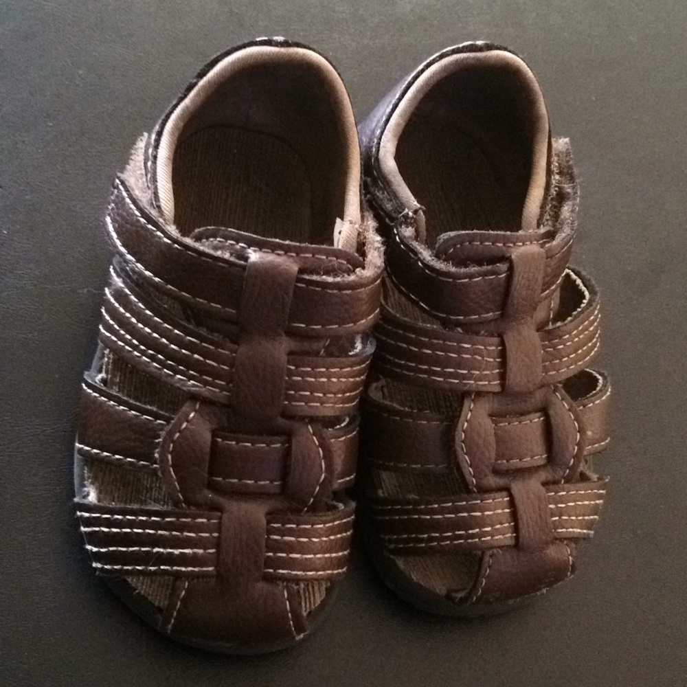 Wonder nation size 5 sandals